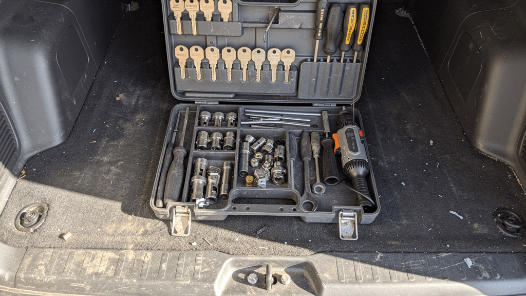 Mobile locksmith kit with keys and lock tools for local service